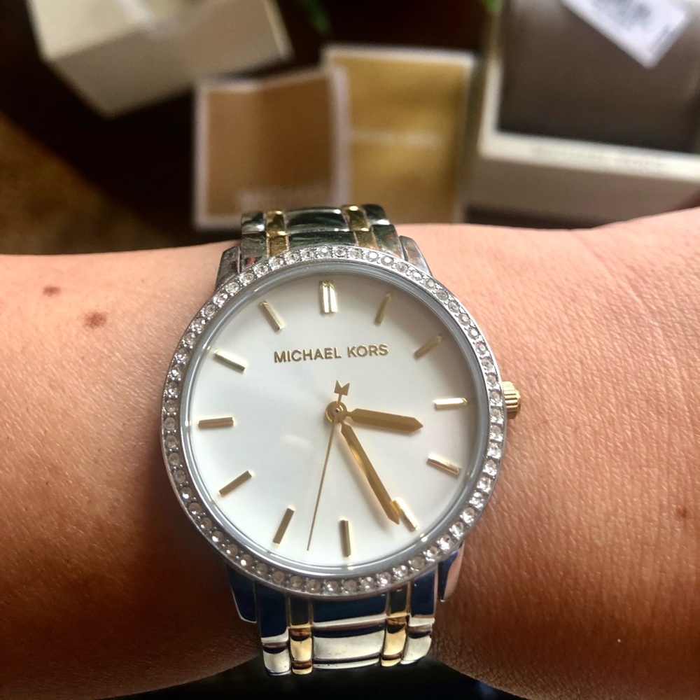 Michael Kors beautiful watch! Silver/gold/crystals
